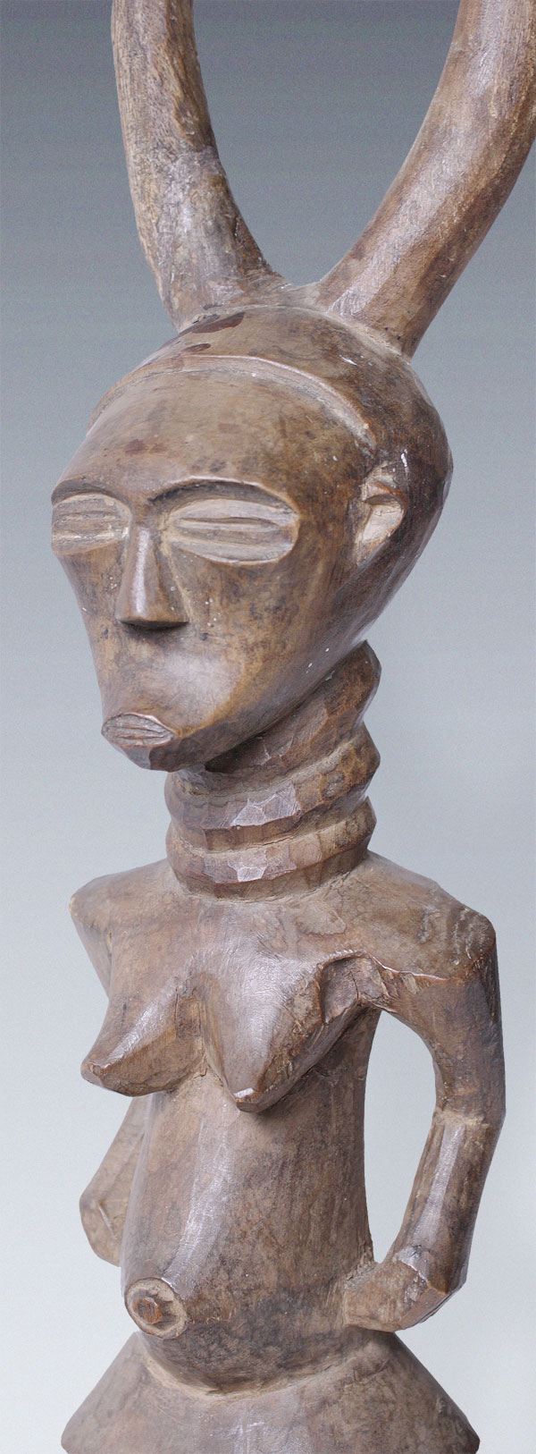 Gehornte Figur der Songye Kongo A1