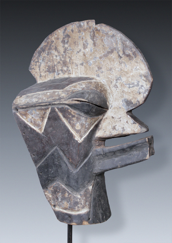Maske des Kifwebe Geheimbundes Songye Kongo B