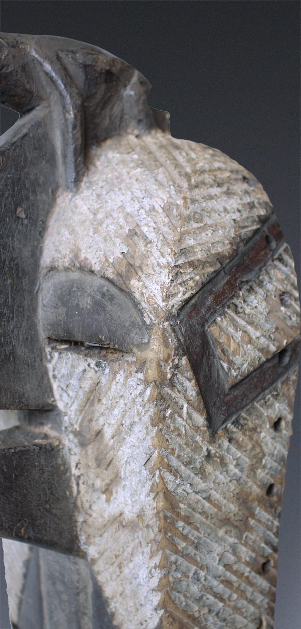Luba Kifwebe-Maske mit Frosch A2