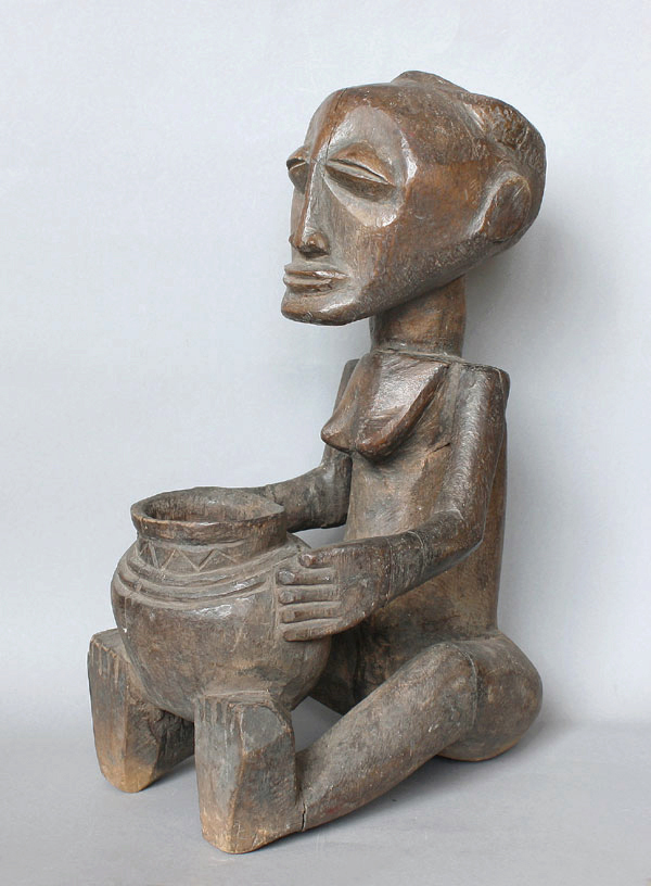 Mboko Schalentraegerin Kongo Bowl holding Figure A