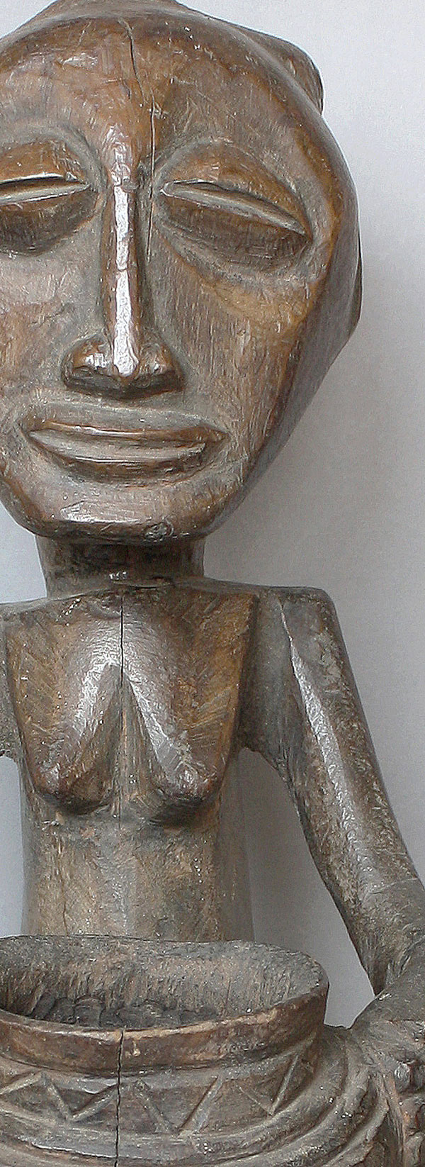 Mboko Schalentraegerin Kongo Bowl holding Figure A1