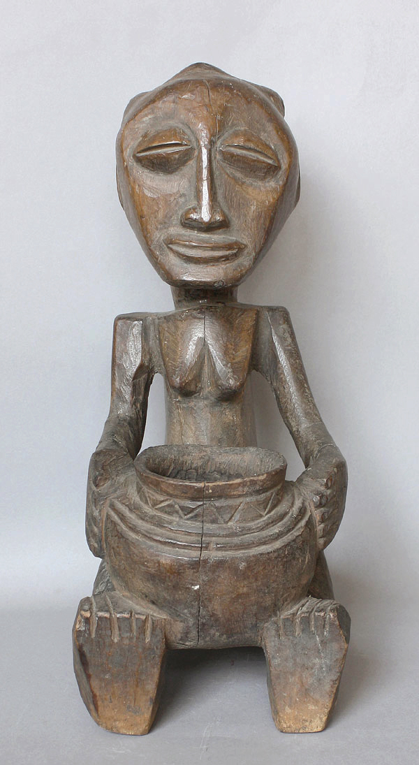 Mboko Schalentraegerin Kongo Bowl holding Figure C